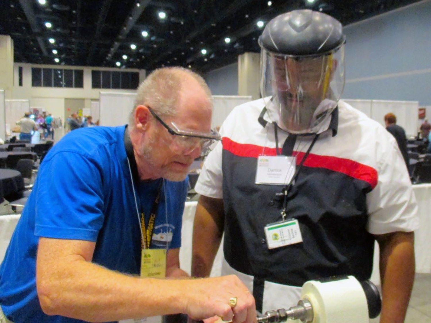 David Stapley setting up mandrels for Darrick Henderson