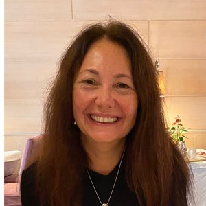 Photo of Kelly Thompson