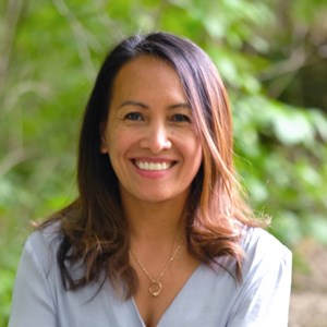Photo of Eileen Apostol Burns