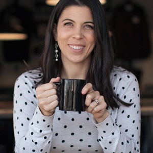 Photo of Roxanne Mueller