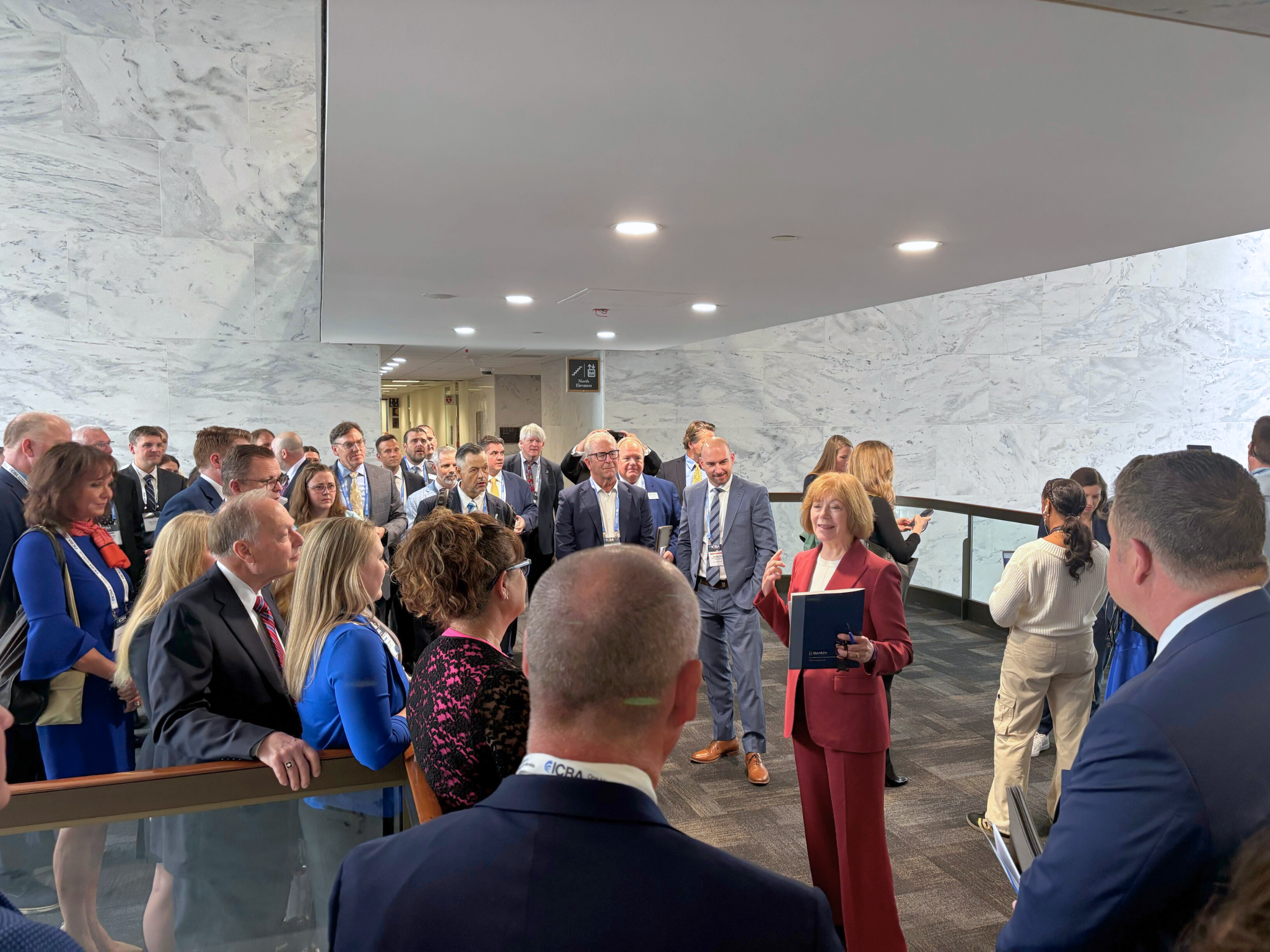 Minnesota community bankers meet with Senator Tina Smith in Washington, D.C.