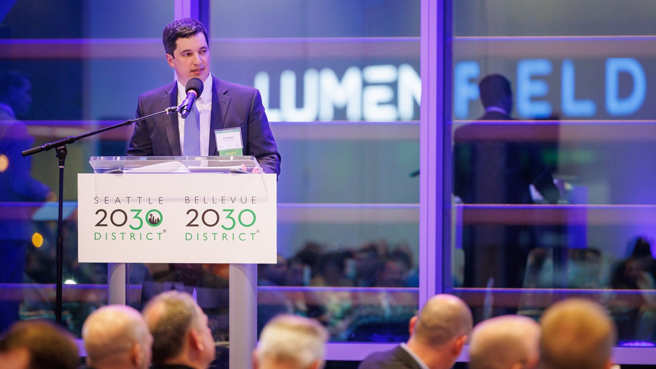 Seattle 2030 District Fundraiser and Awards Event. By Ludeman Photographic.