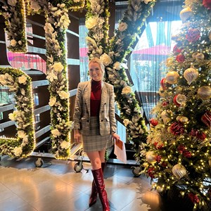 Photo of Andrea Peters
