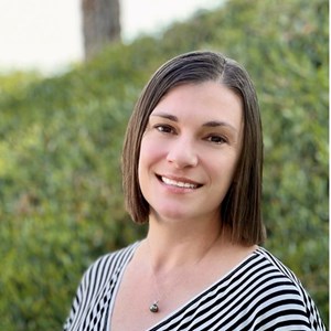Photo of Lauren Grelle