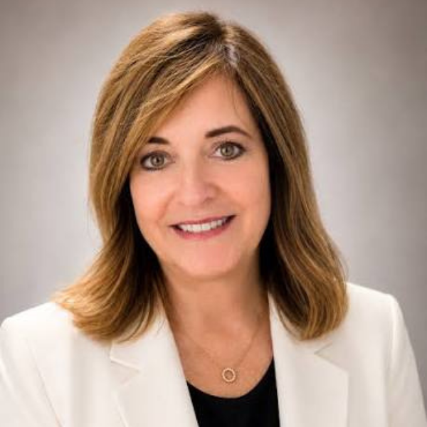 Sandra Richtermeyer headshot