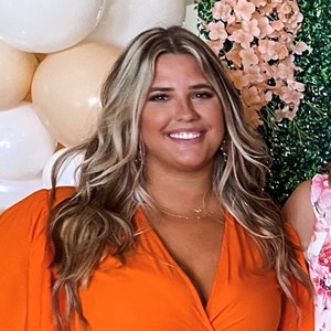 Photo of Lindsey Harris