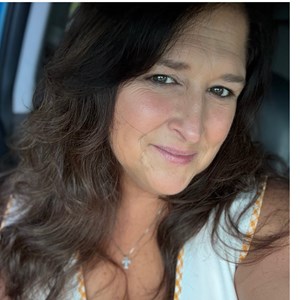Photo of Amanda Johnson