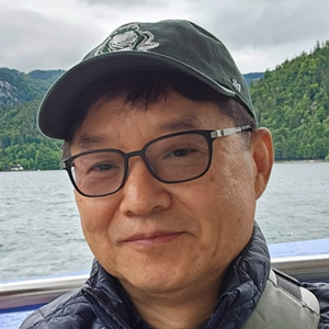 Photo of Simon Song