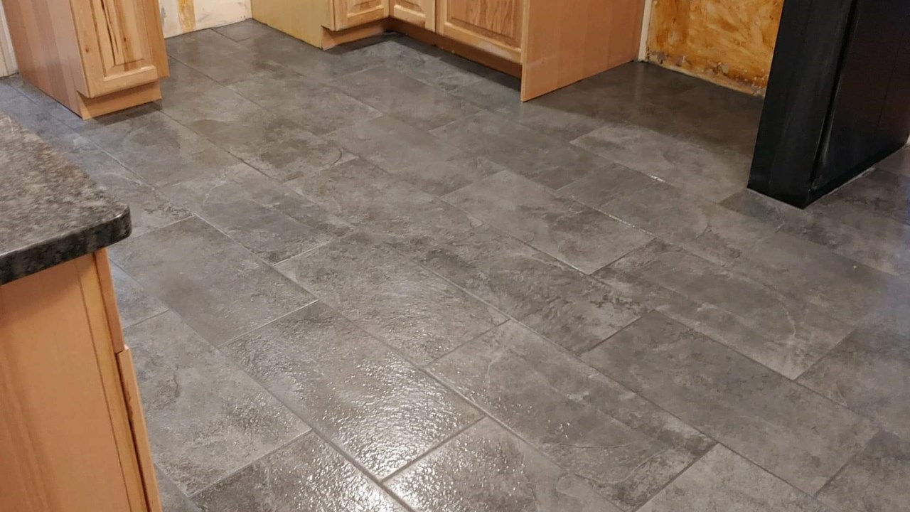 Floor Installation / Tile