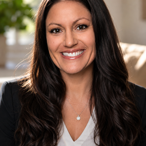 Photo of Leah Romuld