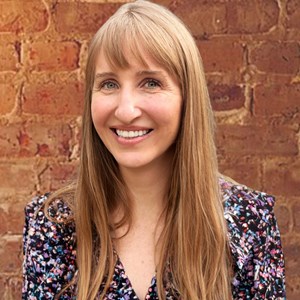 Photo of Julie Tate