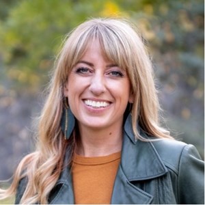 Photo of Tara Petersen