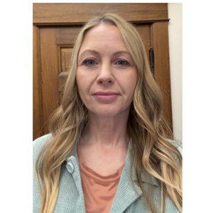 Photo of Lisa Marshall