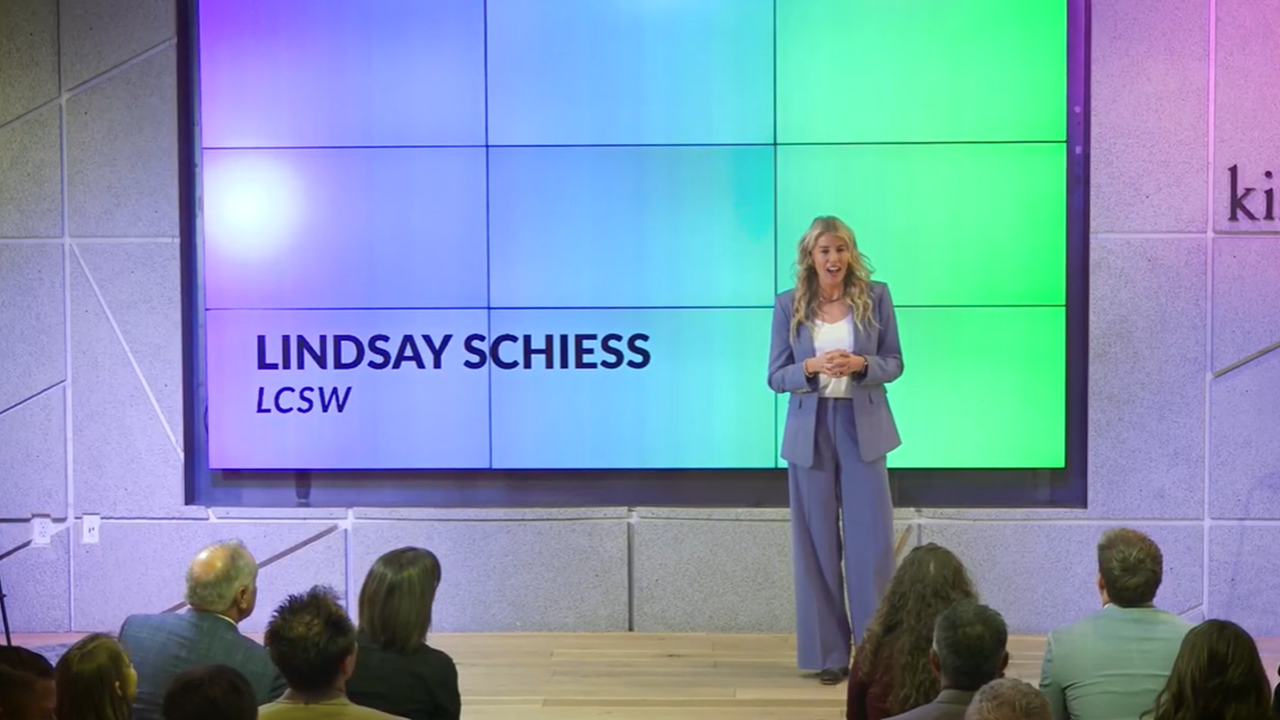 Lindsay on the stage 