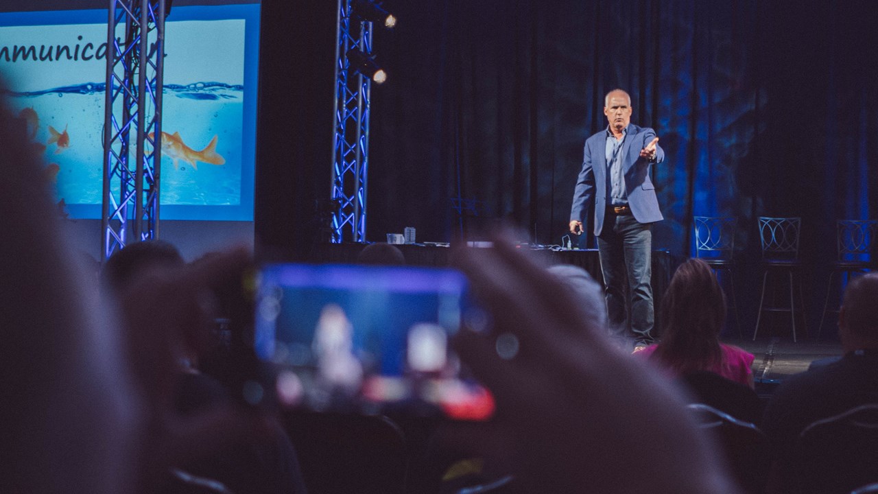 Dennis Cummins - Sales Communication Expert