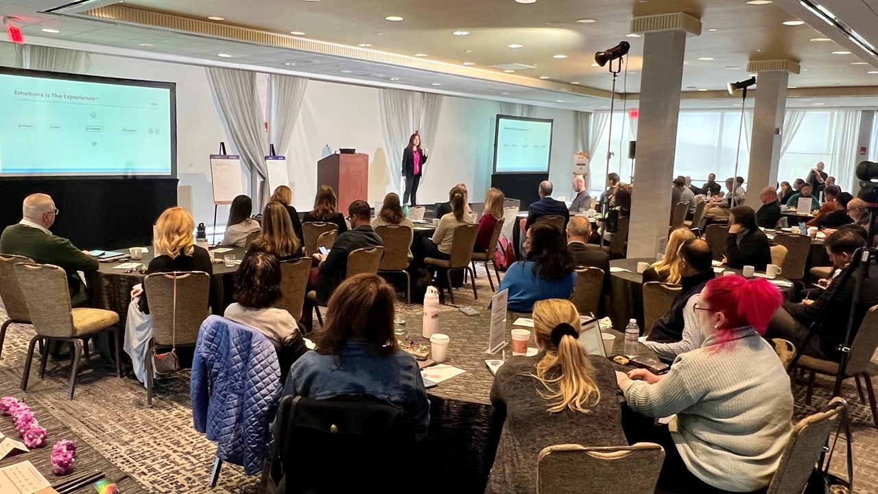 Stacy Sherman speaking at Marketing and Customer Experience Event (SAMPS)
