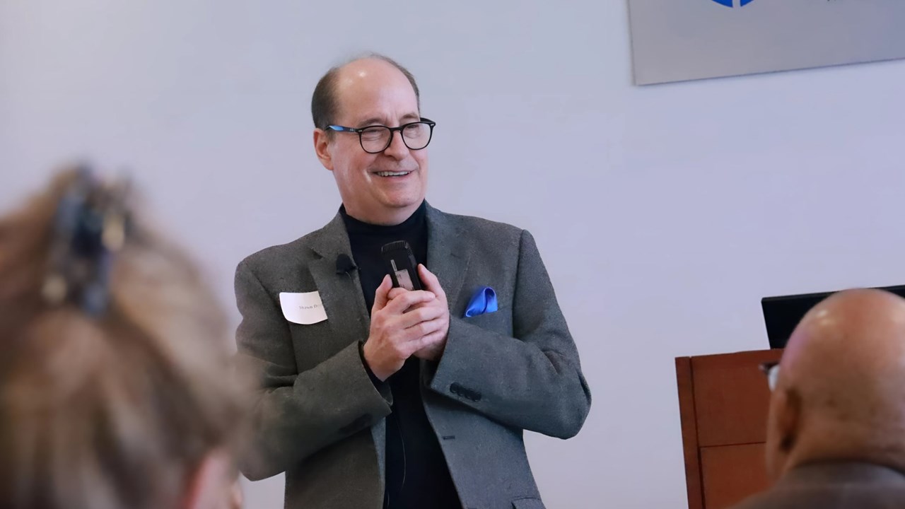 Shawn presenting at "Gift of Life"