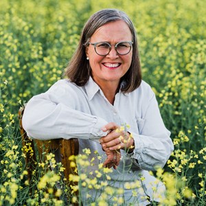 Photo of Elaine Froese