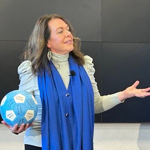 Photo of Carolyn Strauss