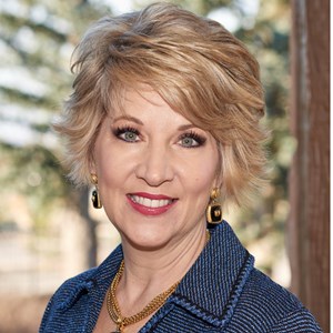 Photo of Laura Stack