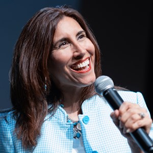 Photo of Maura Thomas