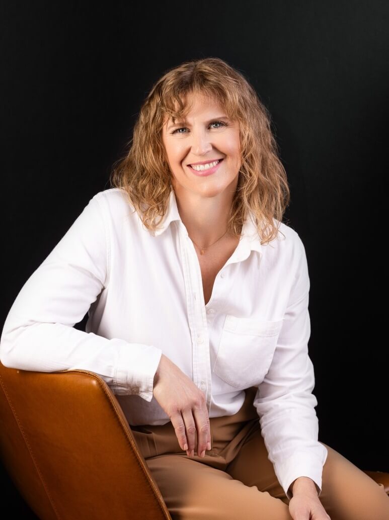 Professional headshot of Julie Ann Ward, Grantwriting Trainer and Consultant