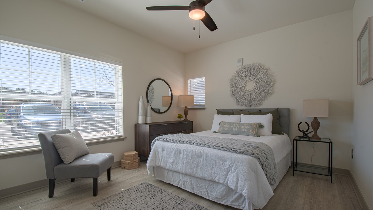 2-bed, 2 bath Northport Guest Room