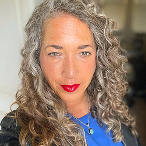 Laura Durakovich headshot