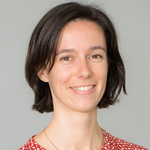 Nina Macard headshot