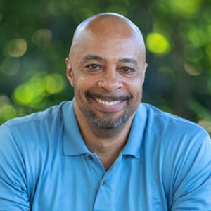 Scott Vowels headshot