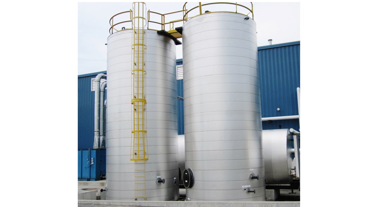 20,000 Gallon Vertical Asphalt tanks with insulation and Aluminum Jacket